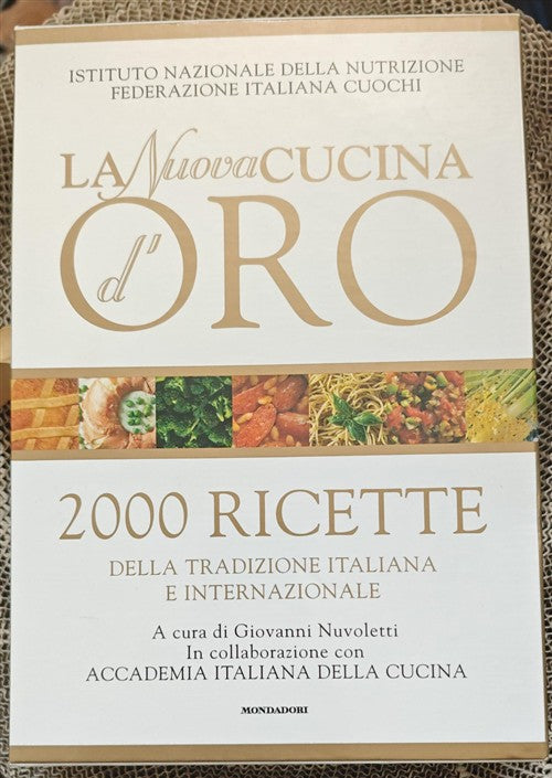 La Nuova Cucina D'oro. 2000 Ricette Mondadori Electa 2000