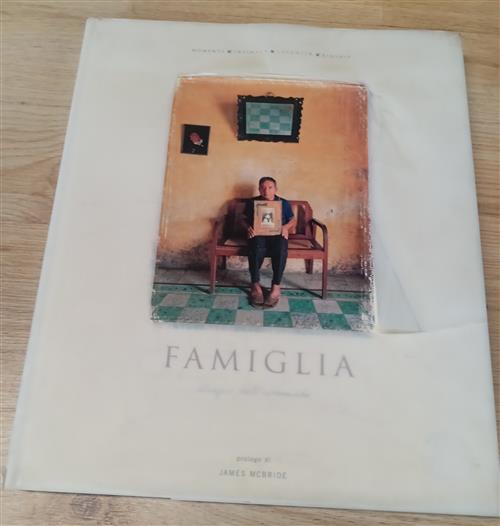 Famiglia. Elogio Dell'umanita Edicart 2001