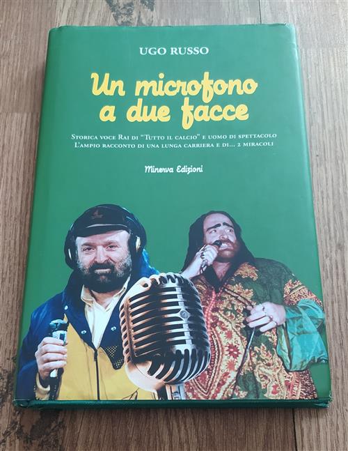 Un Microfono A Due Facce